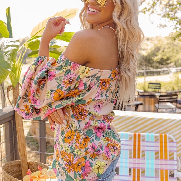 OFF SHOULDER TOP IN PEACH - Picture 3 of 5